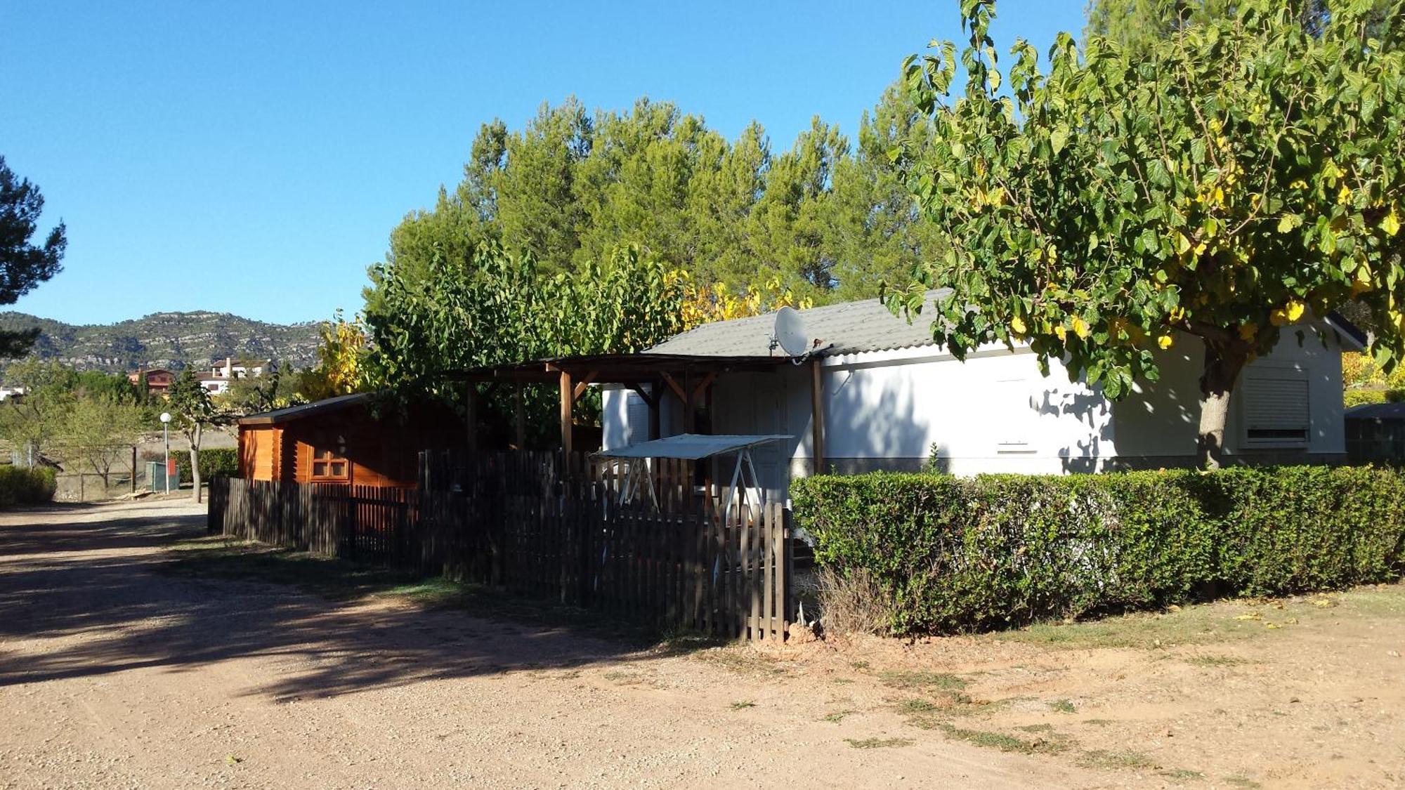 Montsant Park Camping & Bungalow Ulldemolins ภายนอก รูปภาพ