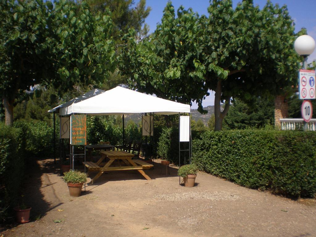 Montsant Park Camping & Bungalow Ulldemolins ภายนอก รูปภาพ