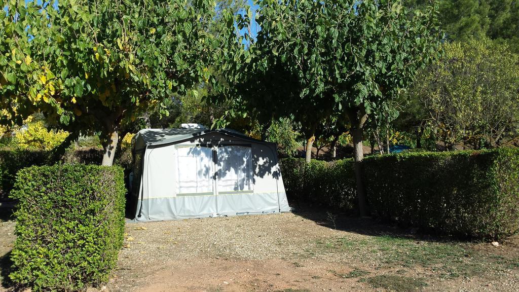 Montsant Park Camping & Bungalow Ulldemolins ภายนอก รูปภาพ