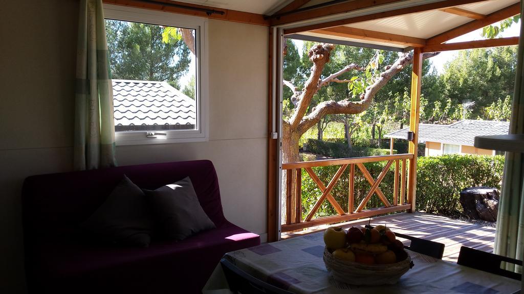 Montsant Park Camping & Bungalow Ulldemolins ภายนอก รูปภาพ