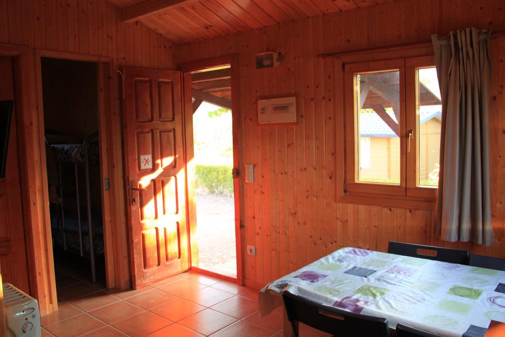 Montsant Park Camping & Bungalow Ulldemolins ภายนอก รูปภาพ