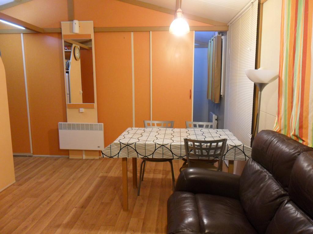 Montsant Park Camping & Bungalow Ulldemolins ภายนอก รูปภาพ