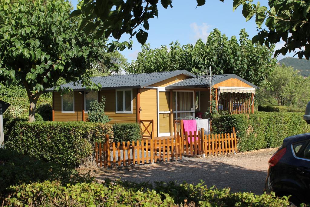 Montsant Park Camping & Bungalow Ulldemolins ภายนอก รูปภาพ